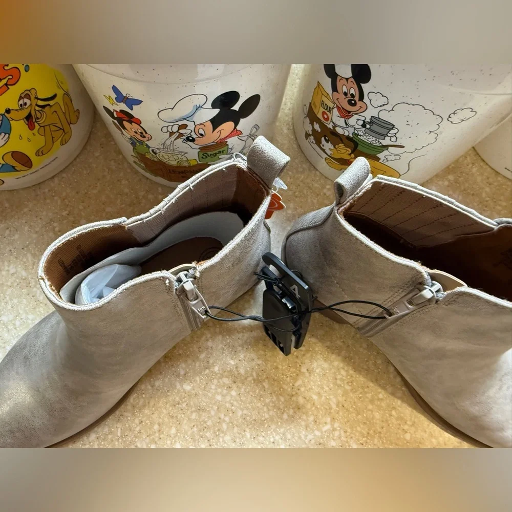 Classic Metallic Taupe Women's Ankle Boots Youth Sz 4 Shoes Brand New Slip On